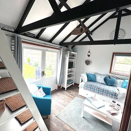 Saving Grace With Private Hot Tub Villa Bawdeswell Exterior photo